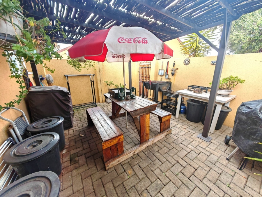 2 Bedroom Property for Sale in Pellissier Free State